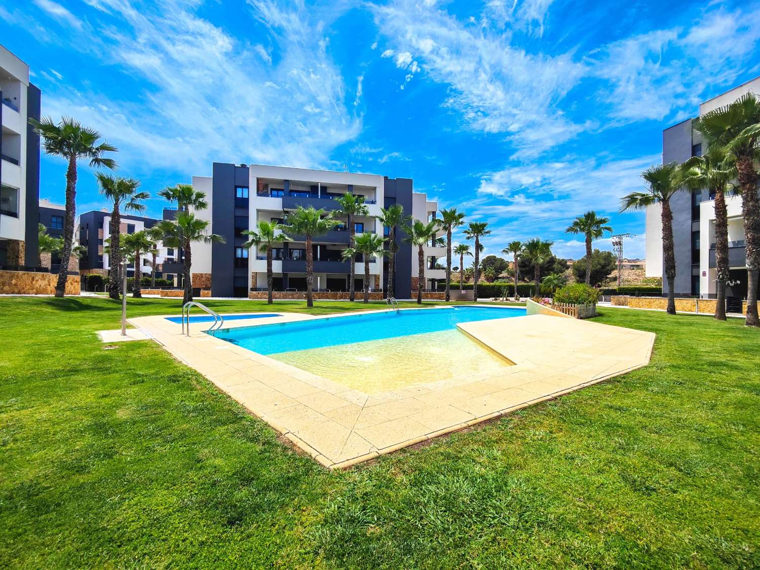 MODERN GROUND FLOOR APARTMENT WITH CORNER TERRACE IN RESIDENCIAL AMANECER VI – ORIHUELA COSTA