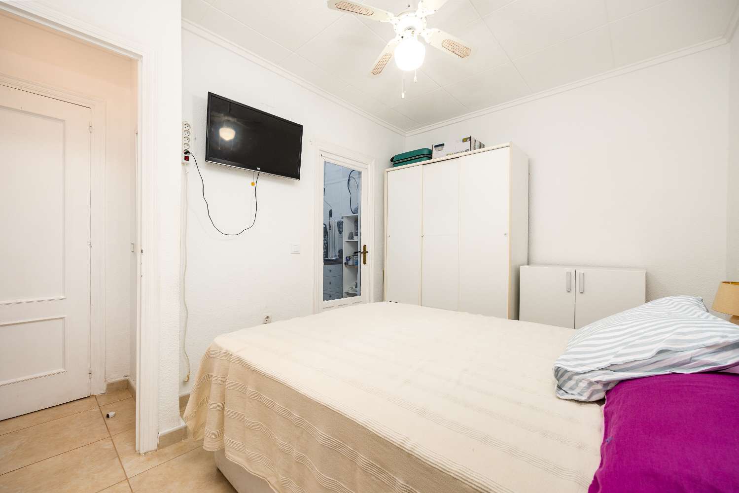 HYGGELIGT RÆKKEHUS MED PRIVAT HAVE I EL CHAPARRAL – TORREVIEJA