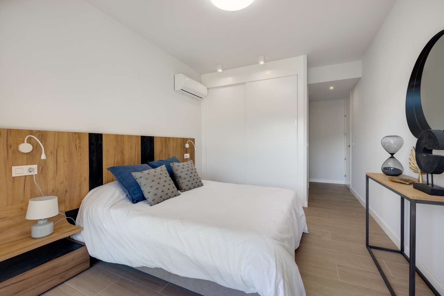 MAGNIFICENT GROUND FLOOR APARTMENT WITH LARGE PRIVATE GARDEN AND EXCELLENT COMMON AREAS