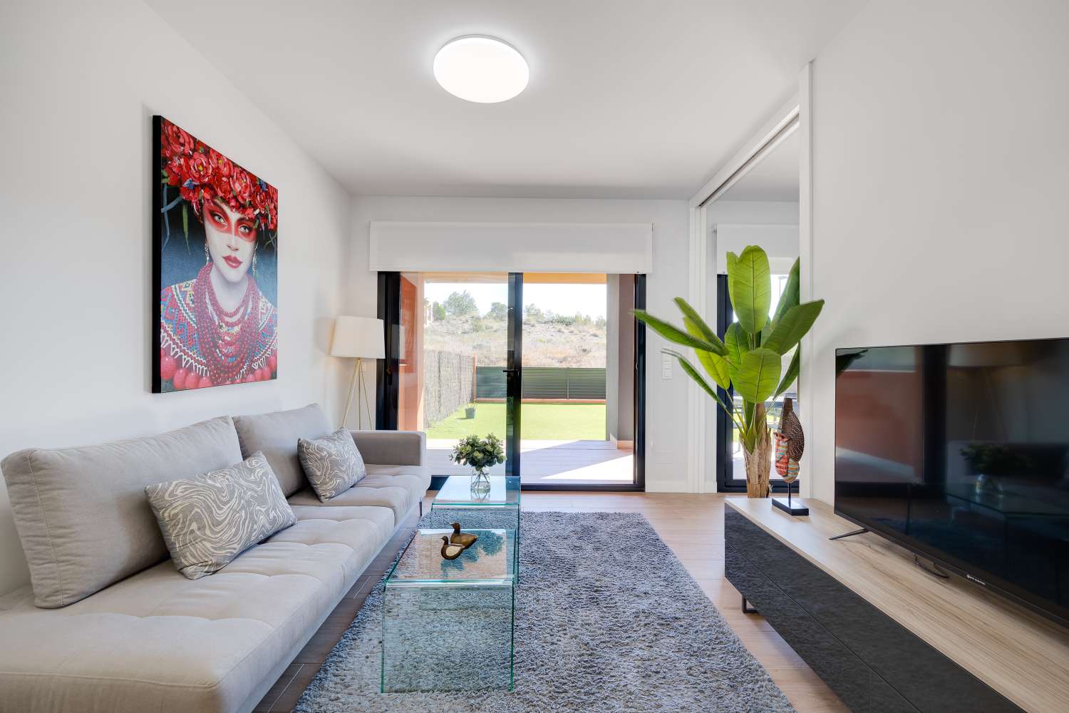 MAGNIFICENT GROUND FLOOR APARTMENT WITH LARGE PRIVATE GARDEN AND EXCELLENT COMMON AREAS