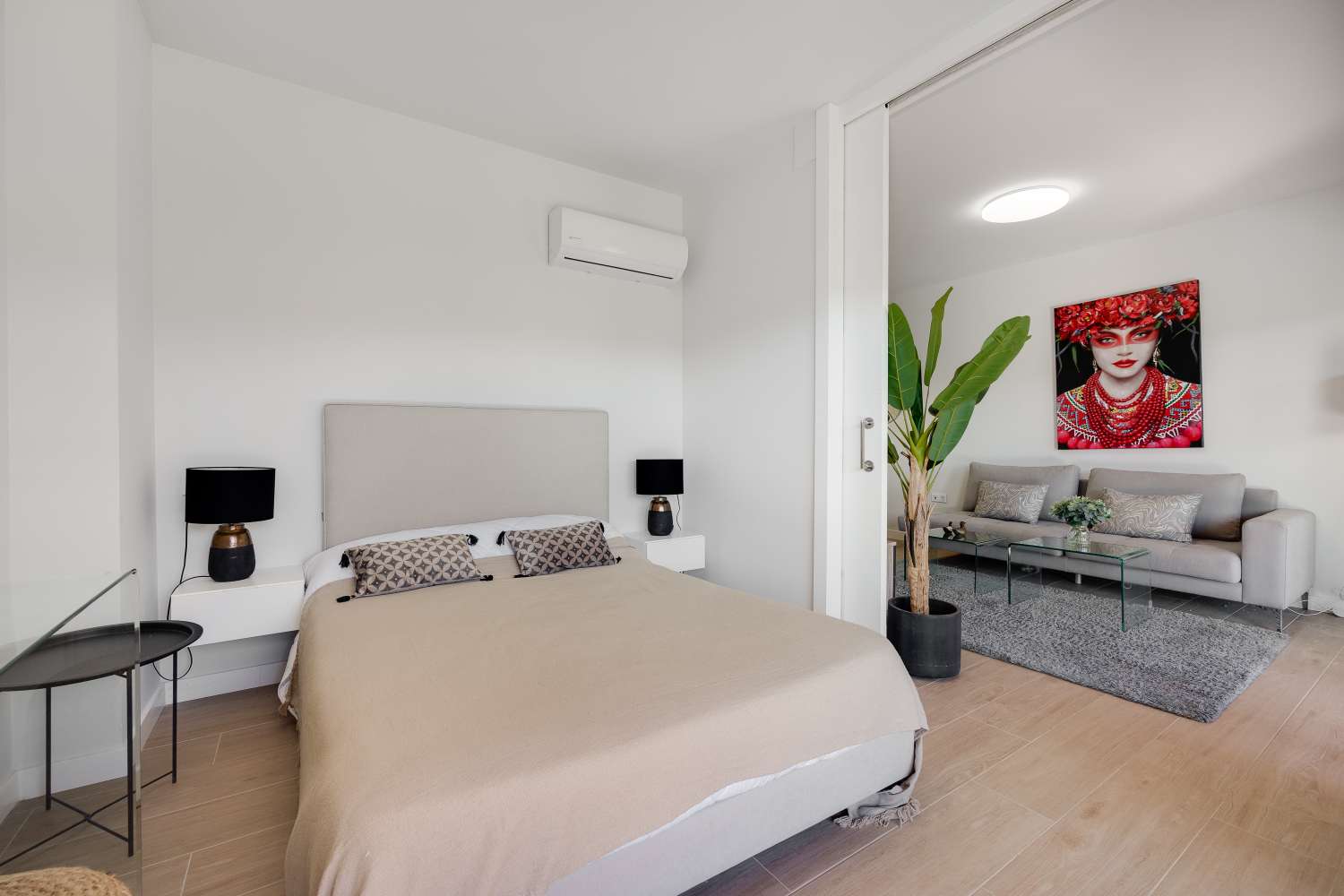 MAGNIFICENT GROUND FLOOR APARTMENT WITH LARGE PRIVATE GARDEN AND EXCELLENT COMMON AREAS