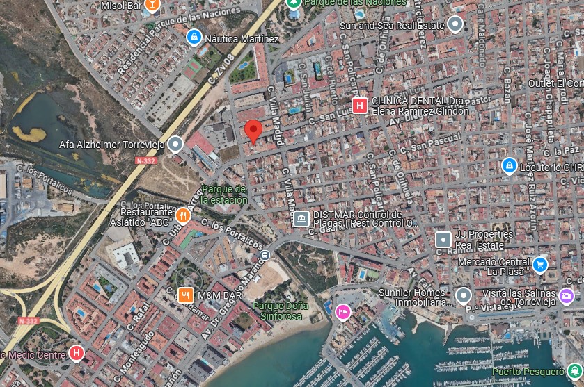 SPACIOUS APARTMENT IN THE CENTER OF TORREVIEJA, CLOSE TO THE BEACH