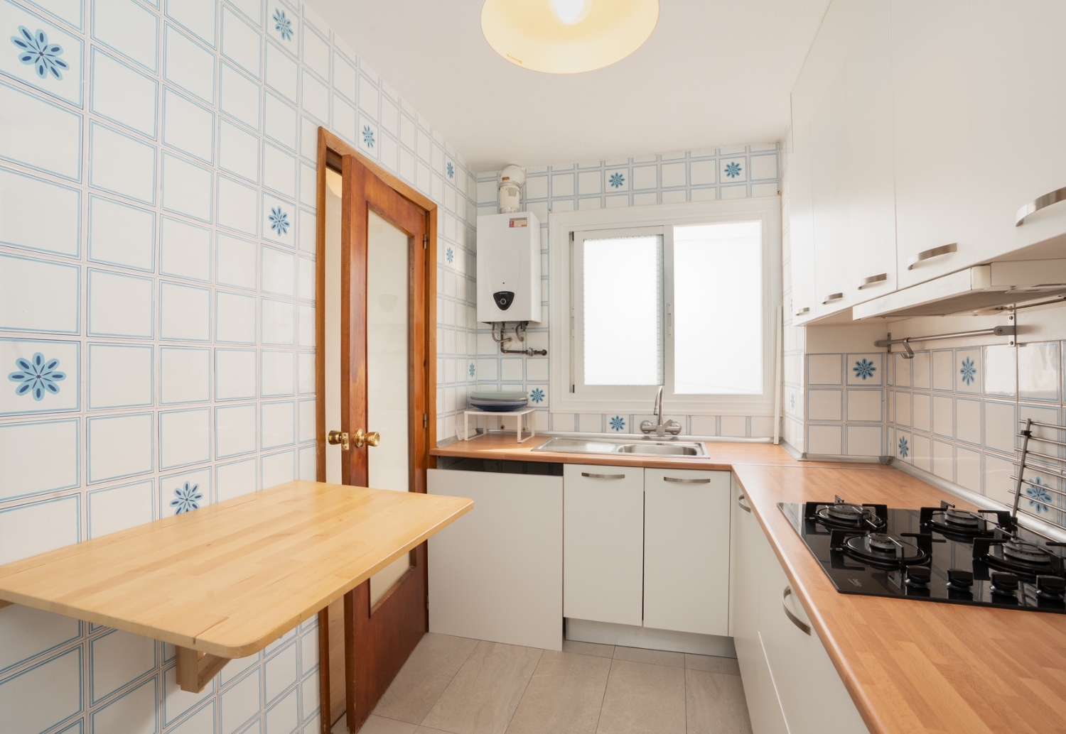 RENOVATED PENTHOUSE WITH SEA VIEWS JUST 150 METERS FROM THE BEACH – ACEQUIÓN AREA, TORREVIEJA