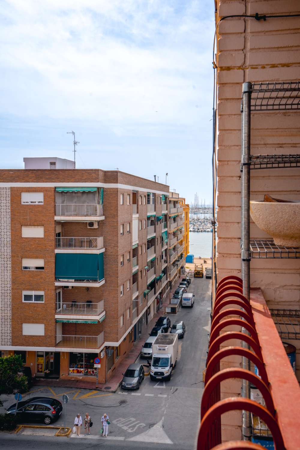 RENOVATED PENTHOUSE WITH SEA VIEWS JUST 150 METERS FROM THE BEACH – ACEQUIÓN AREA, TORREVIEJA