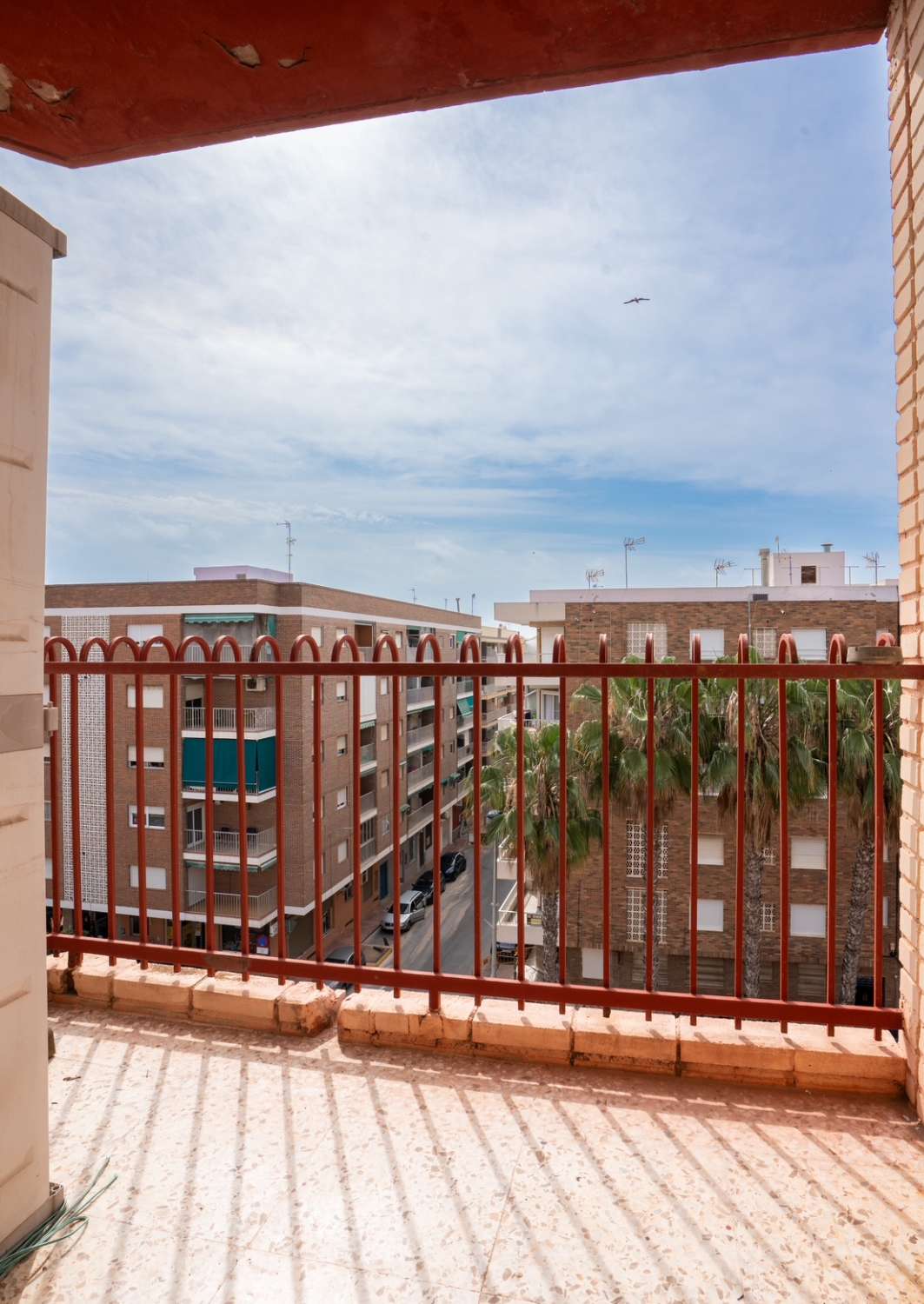 RENOVATED PENTHOUSE WITH SEA VIEWS JUST 150 METERS FROM THE BEACH – ACEQUIÓN AREA, TORREVIEJA