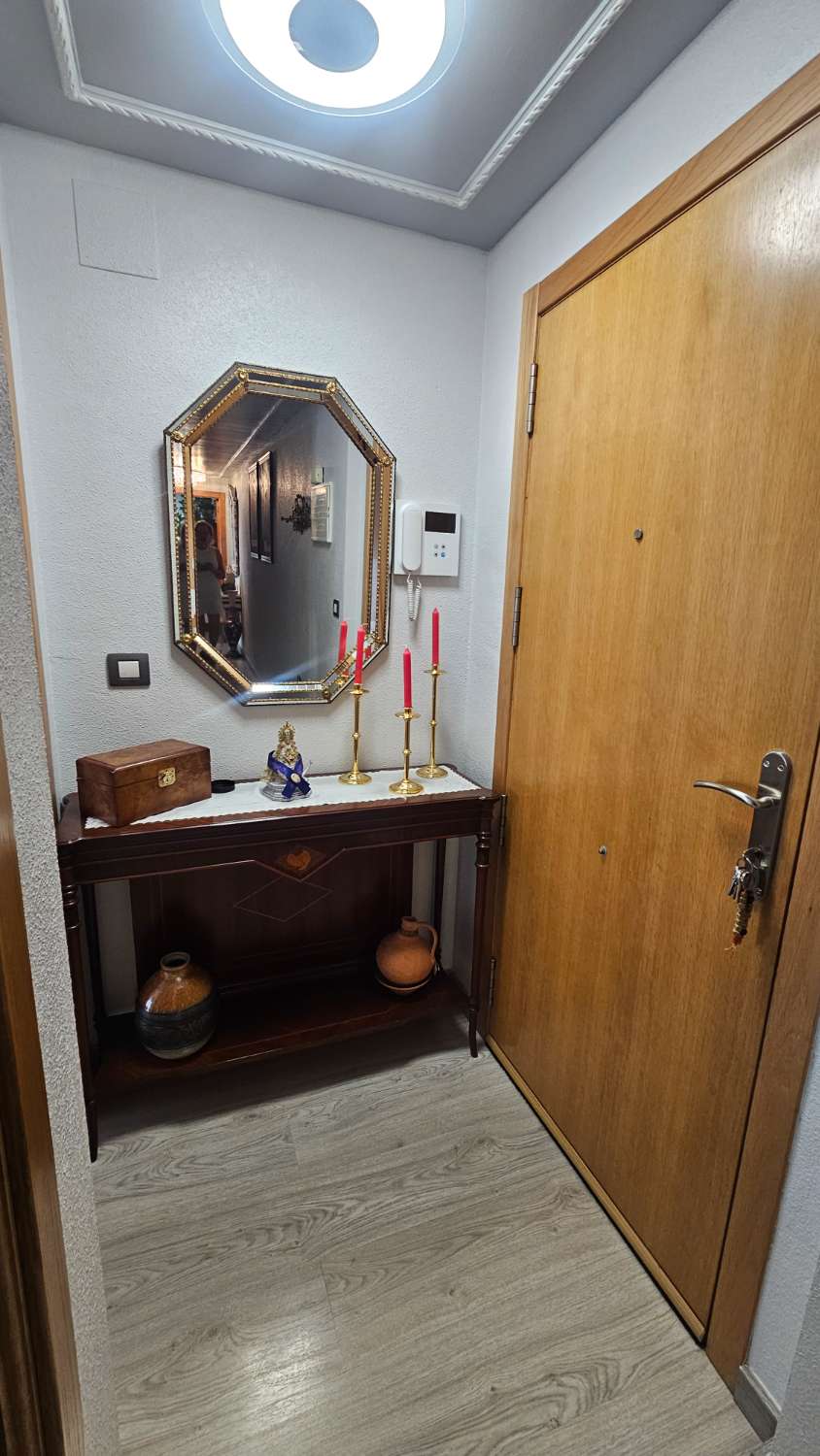LUXE CENTRAAL GELEGEN APPARTEMENT MET 3 SLAAPKAMERS EN GEMEENSCHAPPELIJK TERRAS