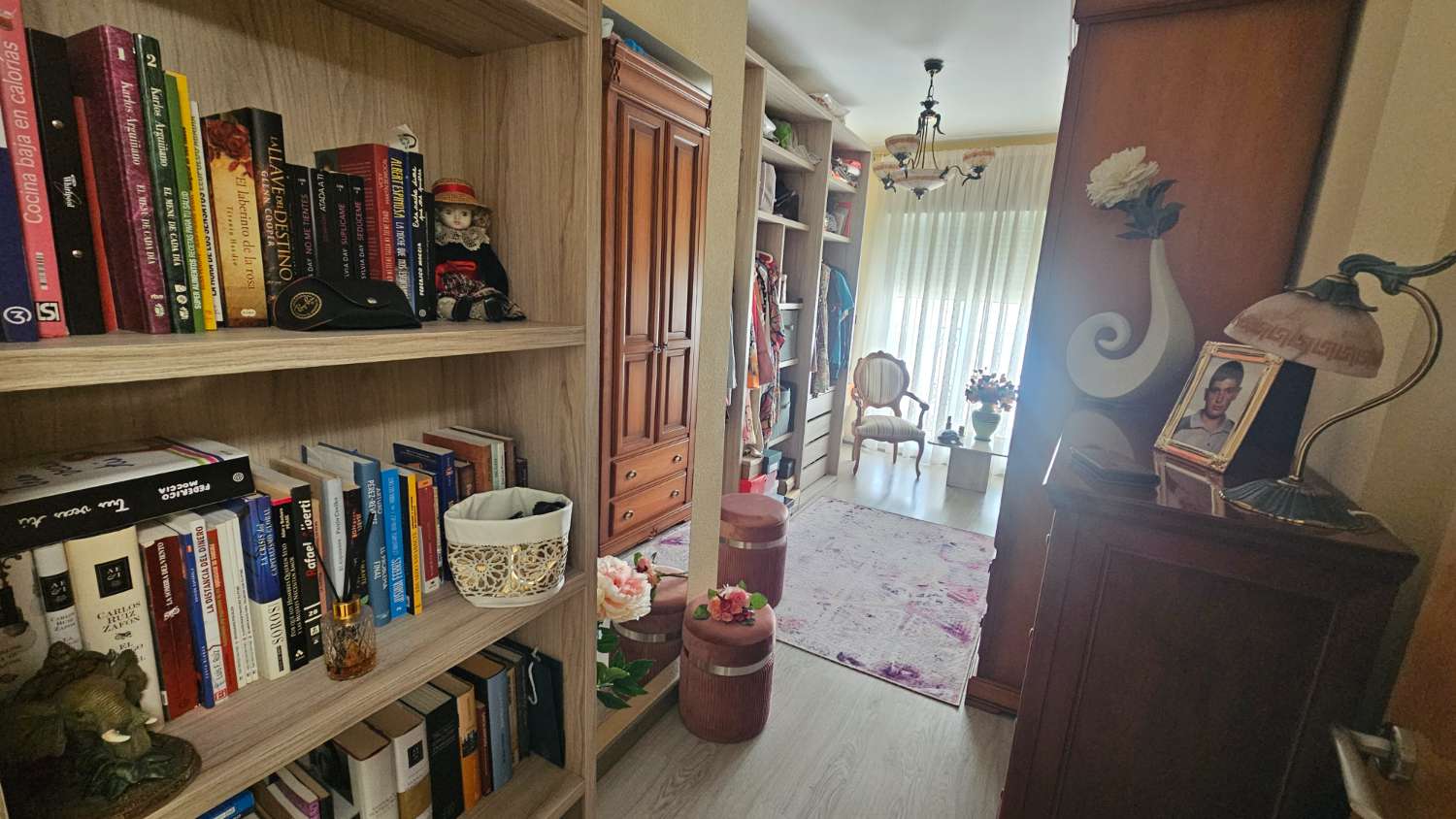 LUXE CENTRAAL GELEGEN APPARTEMENT MET 3 SLAAPKAMERS EN GEMEENSCHAPPELIJK TERRAS