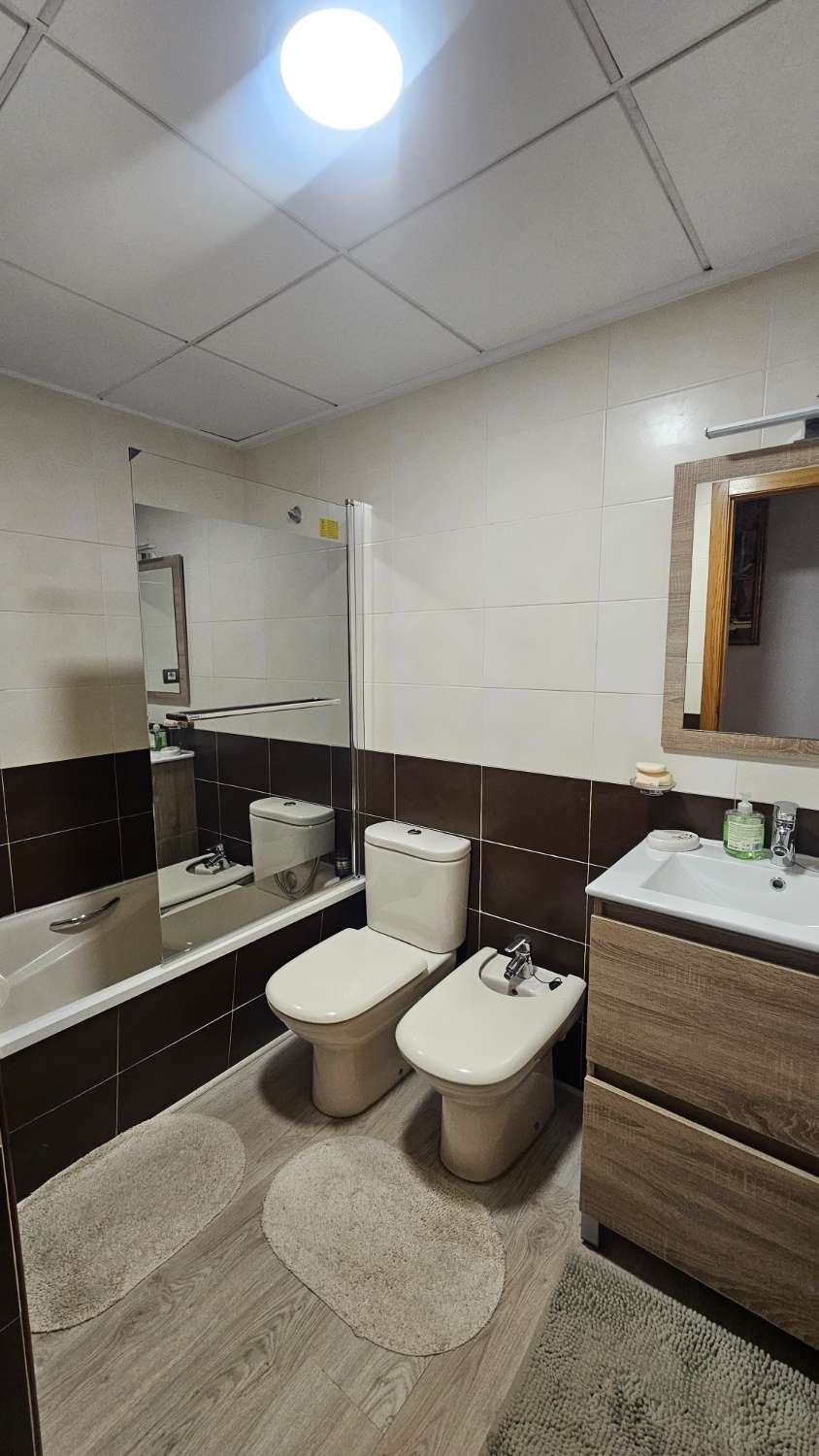 LUXE CENTRAAL GELEGEN APPARTEMENT MET 3 SLAAPKAMERS EN GEMEENSCHAPPELIJK TERRAS