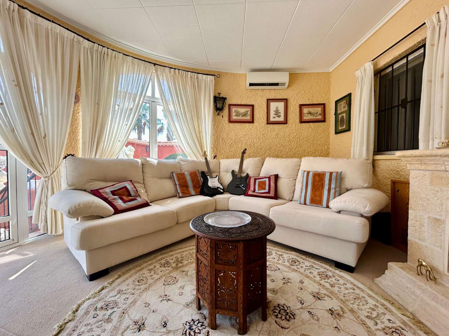 ¡CHALET INDEPENDIENTE CON PISCINA Y GRAN PARCELA EN EL CHAPARRAL, TORREVIEJA!