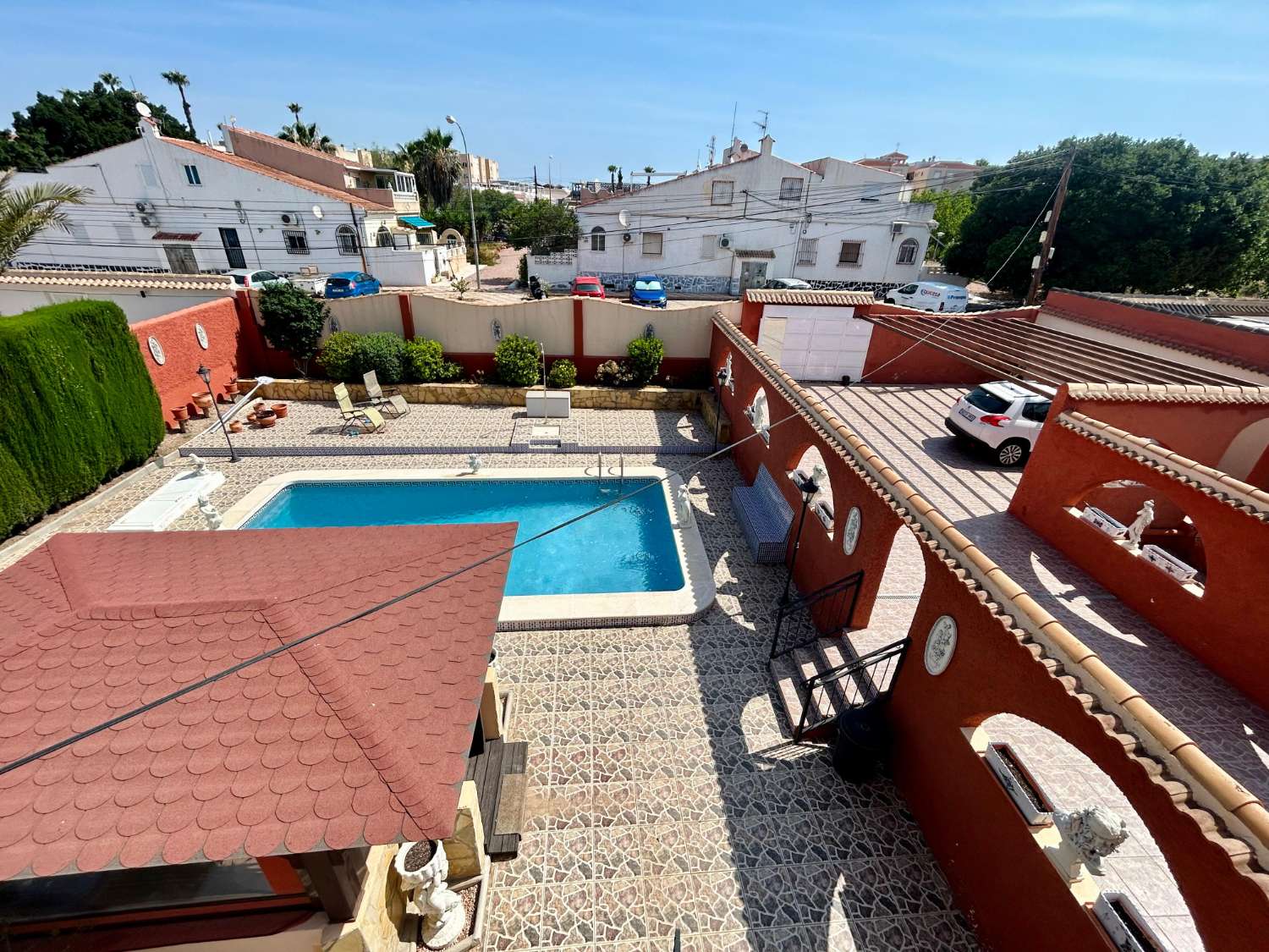 ¡CHALET INDEPENDIENTE CON PISCINA Y GRAN PARCELA EN EL CHAPARRAL, TORREVIEJA!