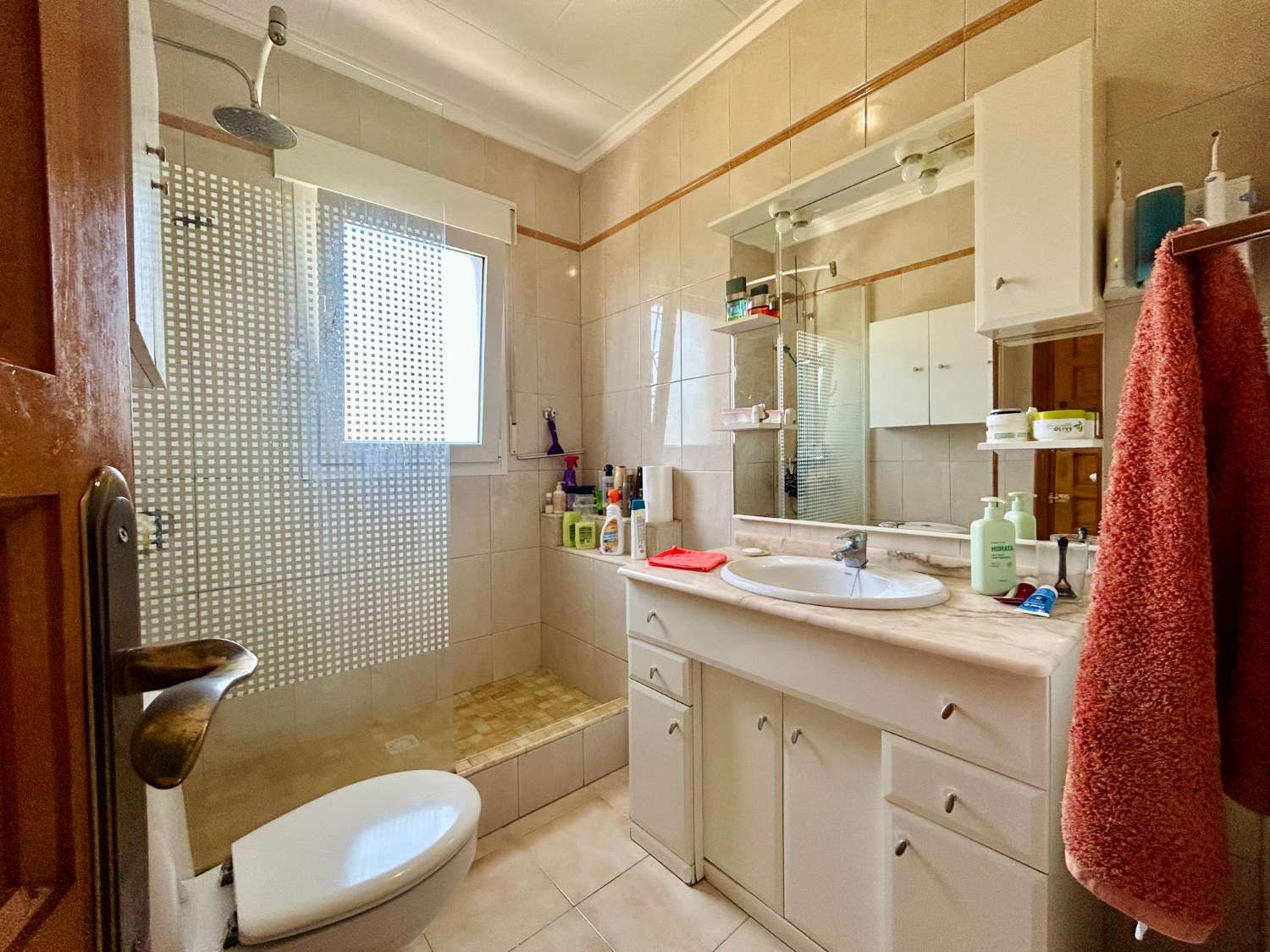 ¡CHALET INDEPENDIENTE CON PISCINA Y GRAN PARCELA EN EL CHAPARRAL, TORREVIEJA!