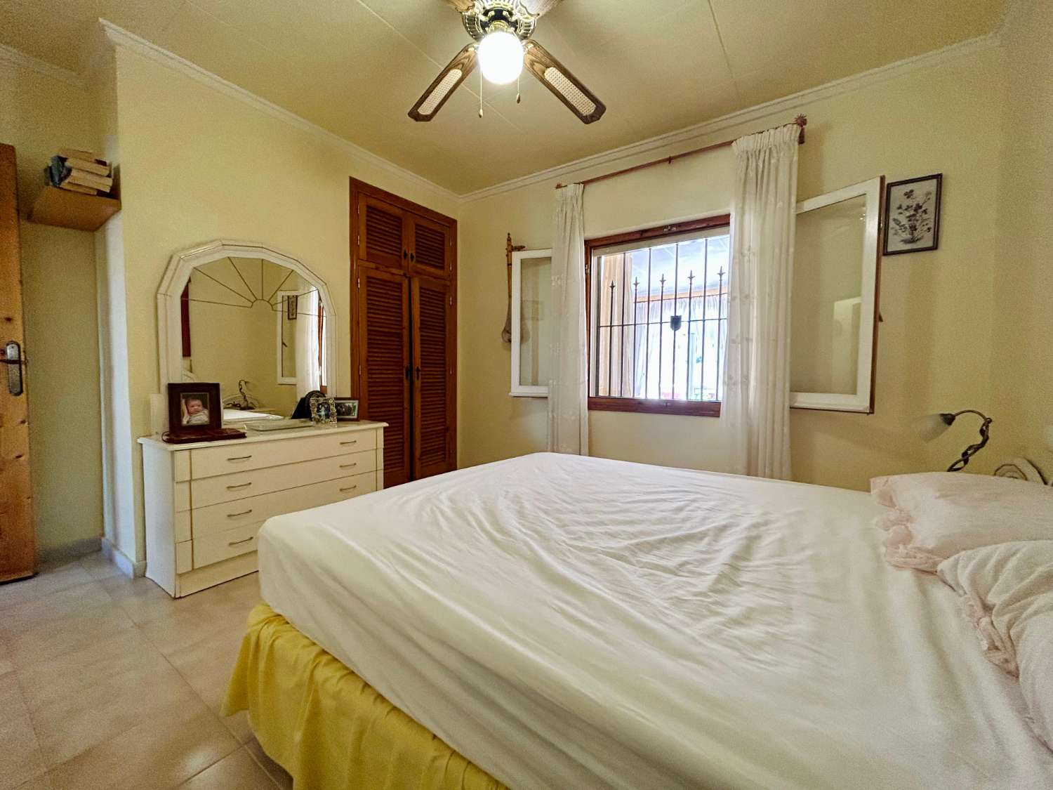 ¡CHALET INDEPENDIENTE CON PISCINA Y GRAN PARCELA EN EL CHAPARRAL, TORREVIEJA!