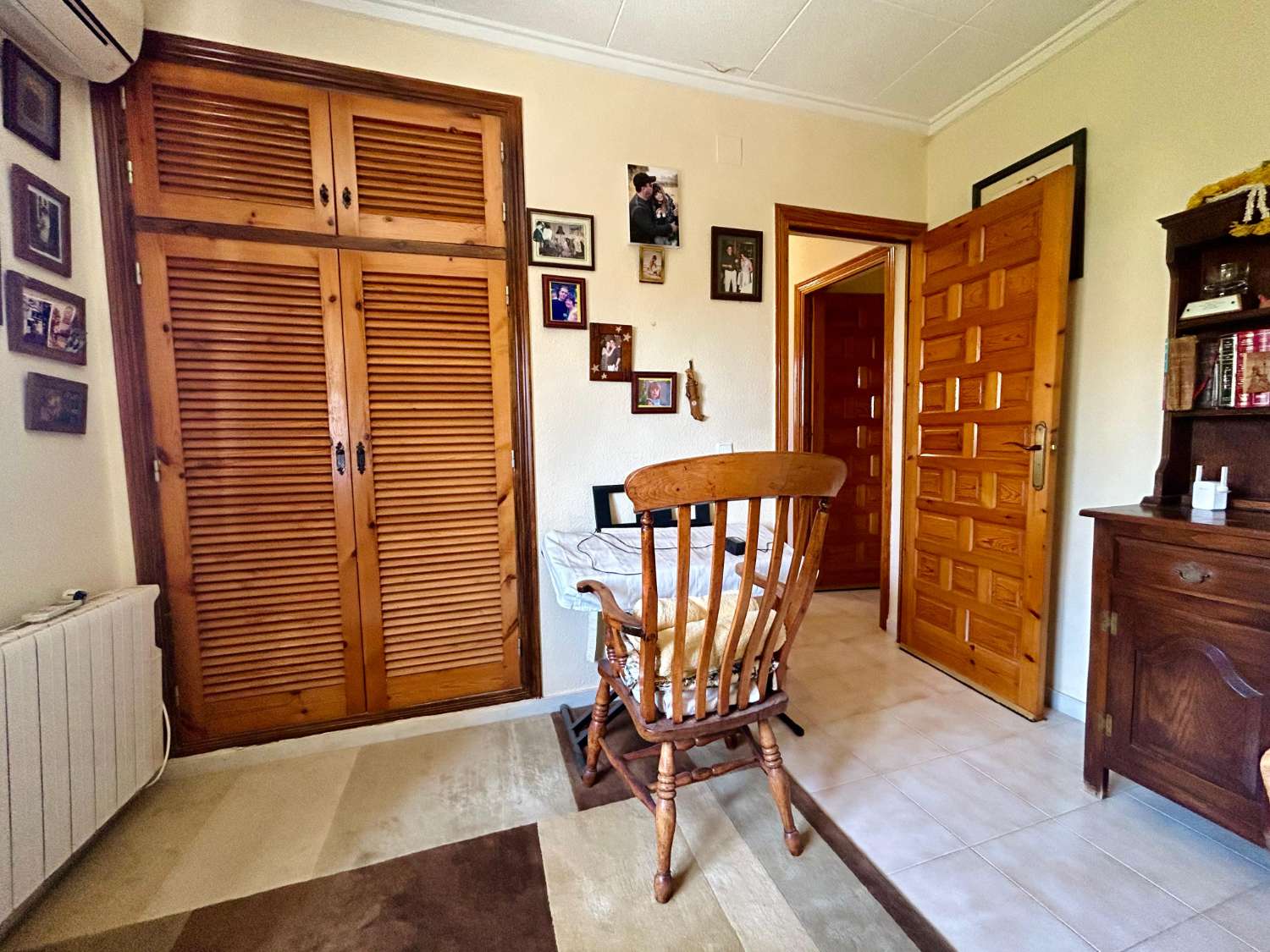 ¡CHALET INDEPENDIENTE CON PISCINA Y GRAN PARCELA EN EL CHAPARRAL, TORREVIEJA!