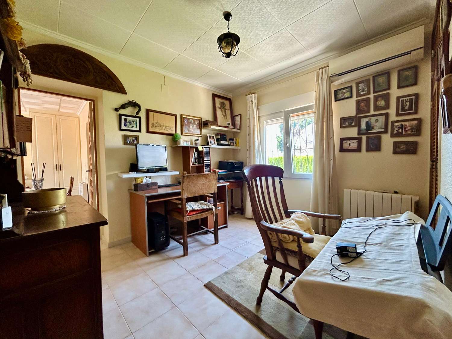 ¡CHALET INDEPENDIENTE CON PISCINA Y GRAN PARCELA EN EL CHAPARRAL, TORREVIEJA!