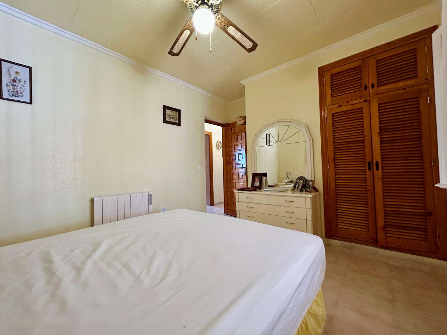 ¡CHALET INDEPENDIENTE CON PISCINA Y GRAN PARCELA EN EL CHAPARRAL, TORREVIEJA!