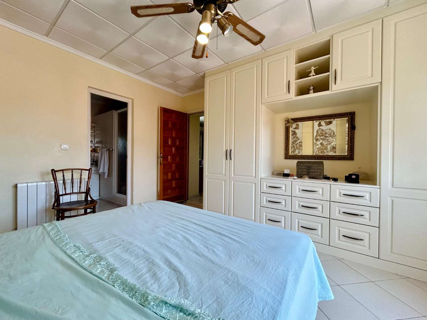 ¡CHALET INDEPENDIENTE CON PISCINA Y GRAN PARCELA EN EL CHAPARRAL, TORREVIEJA!