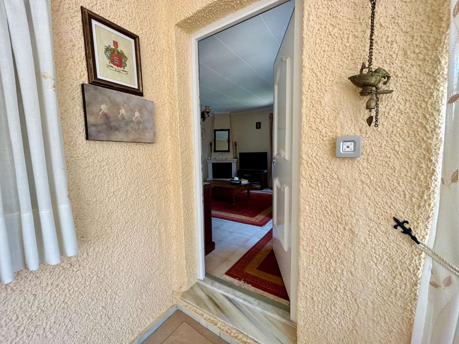 ¡CHALET INDEPENDIENTE CON PISCINA Y GRAN PARCELA EN EL CHAPARRAL, TORREVIEJA!