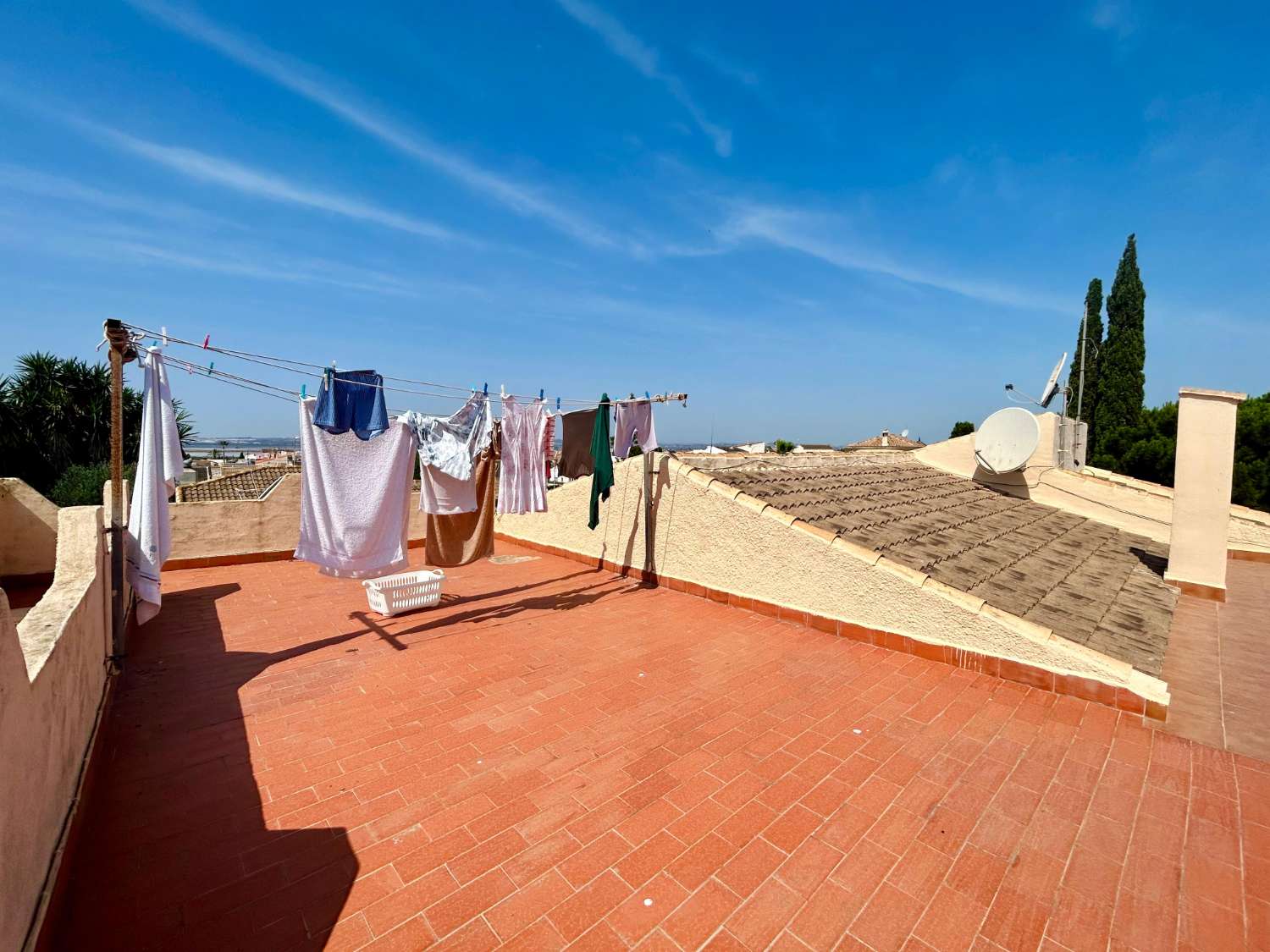 ¡CHALET INDEPENDIENTE CON PISCINA Y GRAN PARCELA EN EL CHAPARRAL, TORREVIEJA!