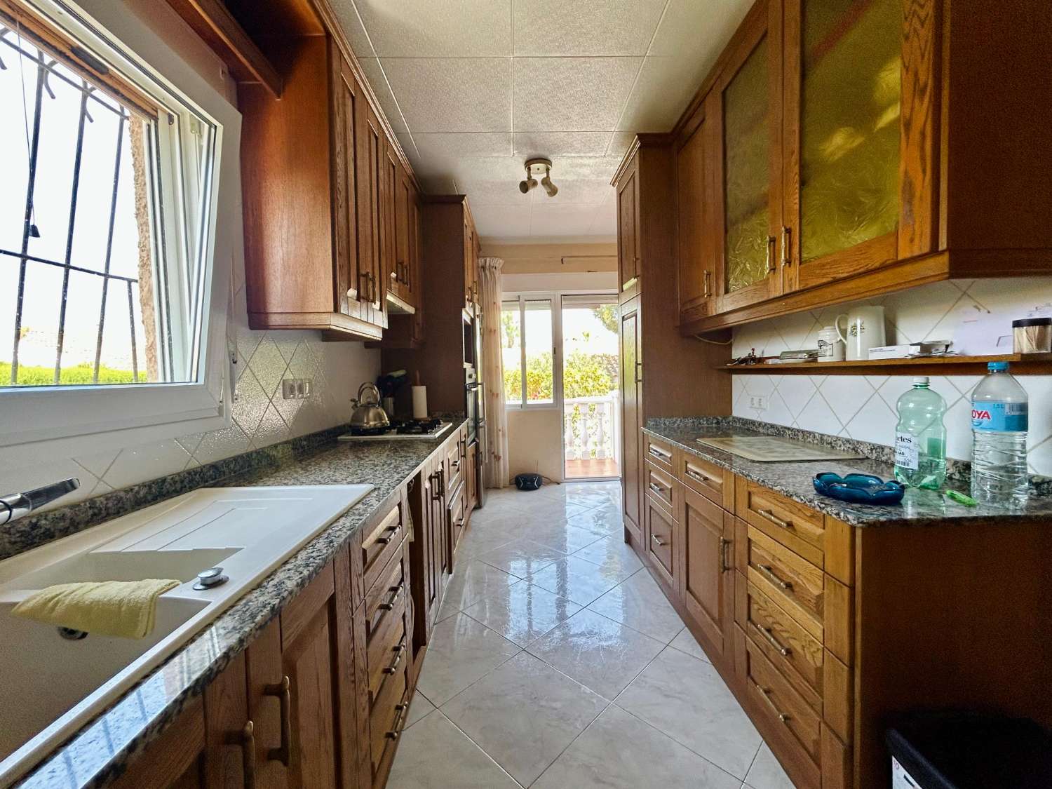 ¡CHALET INDEPENDIENTE CON PISCINA Y GRAN PARCELA EN EL CHAPARRAL, TORREVIEJA!