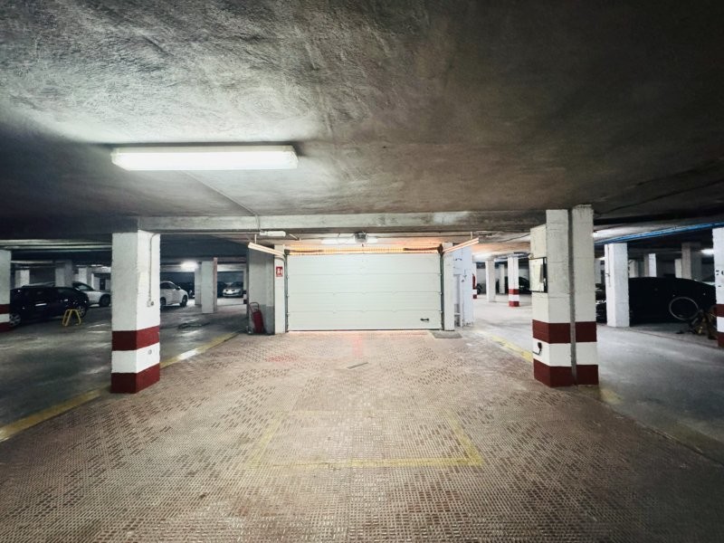 ¡APARTAMENTO A SOLO 150 METROS DE LA PLAYA CON GARAJE Y VISTAS!