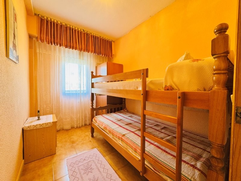 ¡APARTAMENTO A SOLO 150 METROS DE LA PLAYA CON GARAJE Y VISTAS!