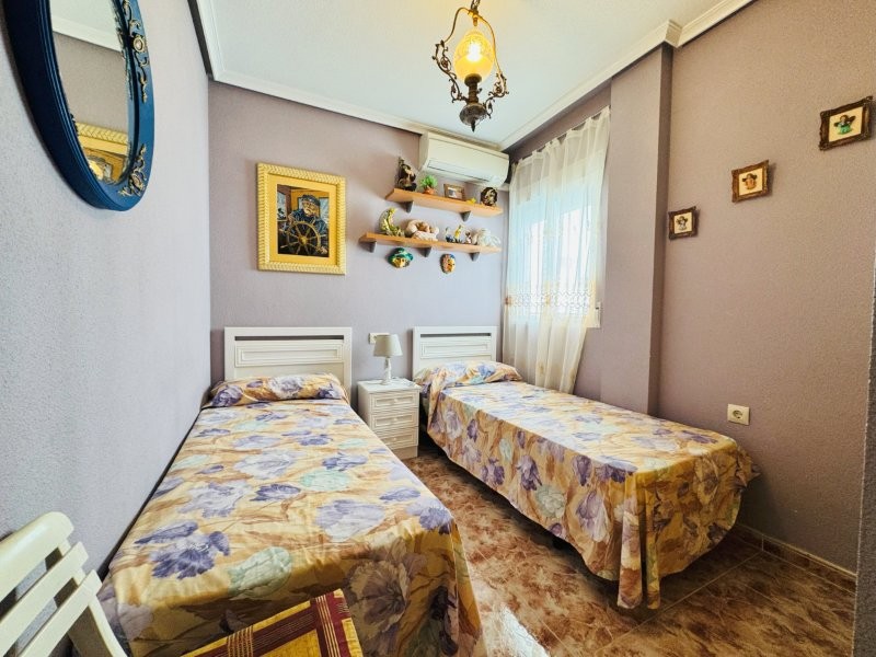 ¡ÁTICO CON TERRAZA, VISTAS LATERALES AL MAR Y A SOLO 200 METROS DE LA PLAYA!