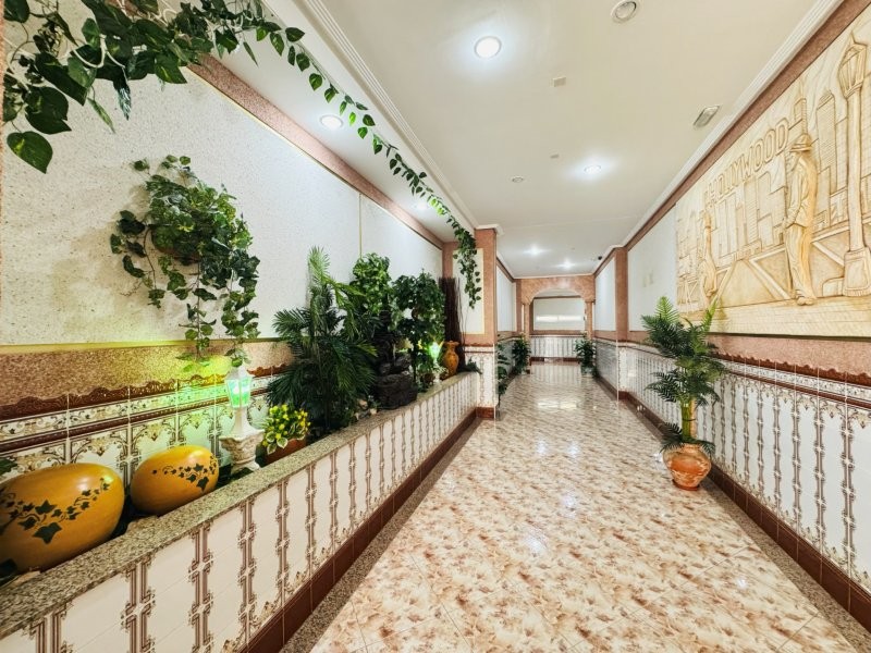 ¡ÁTICO CON TERRAZA, VISTAS LATERALES AL MAR Y A SOLO 200 METROS DE LA PLAYA!