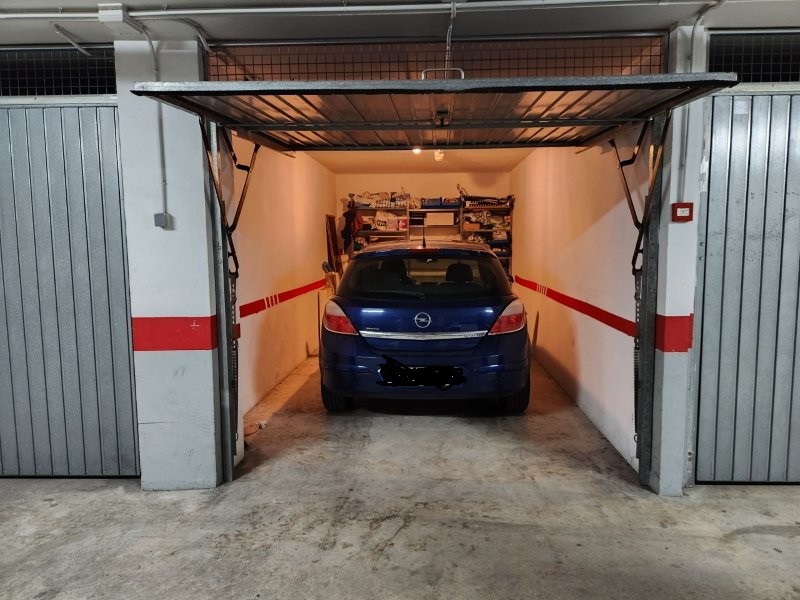 ¡ÁTICO CON TERRAZA, VISTAS LATERALES AL MAR Y A SOLO 200 METROS DE LA PLAYA!