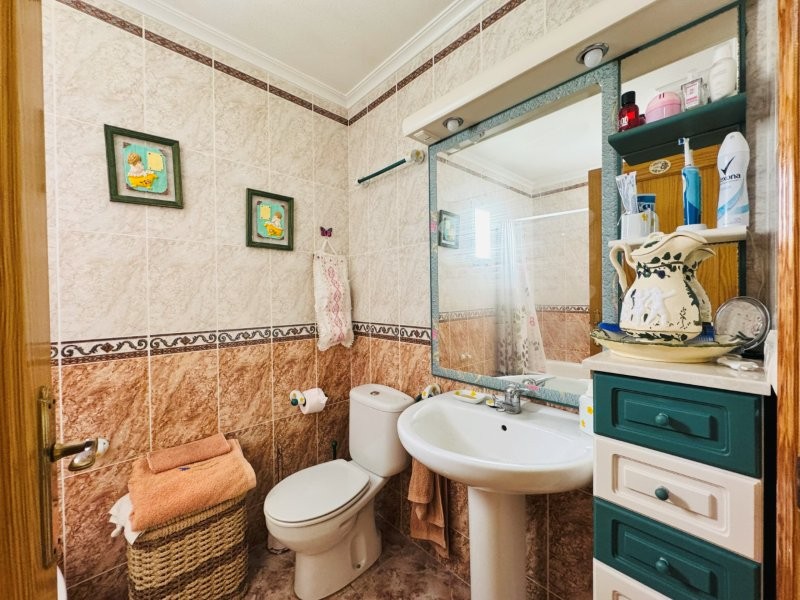 ¡ÁTICO CON TERRAZA, VISTAS LATERALES AL MAR Y A SOLO 200 METROS DE LA PLAYA!