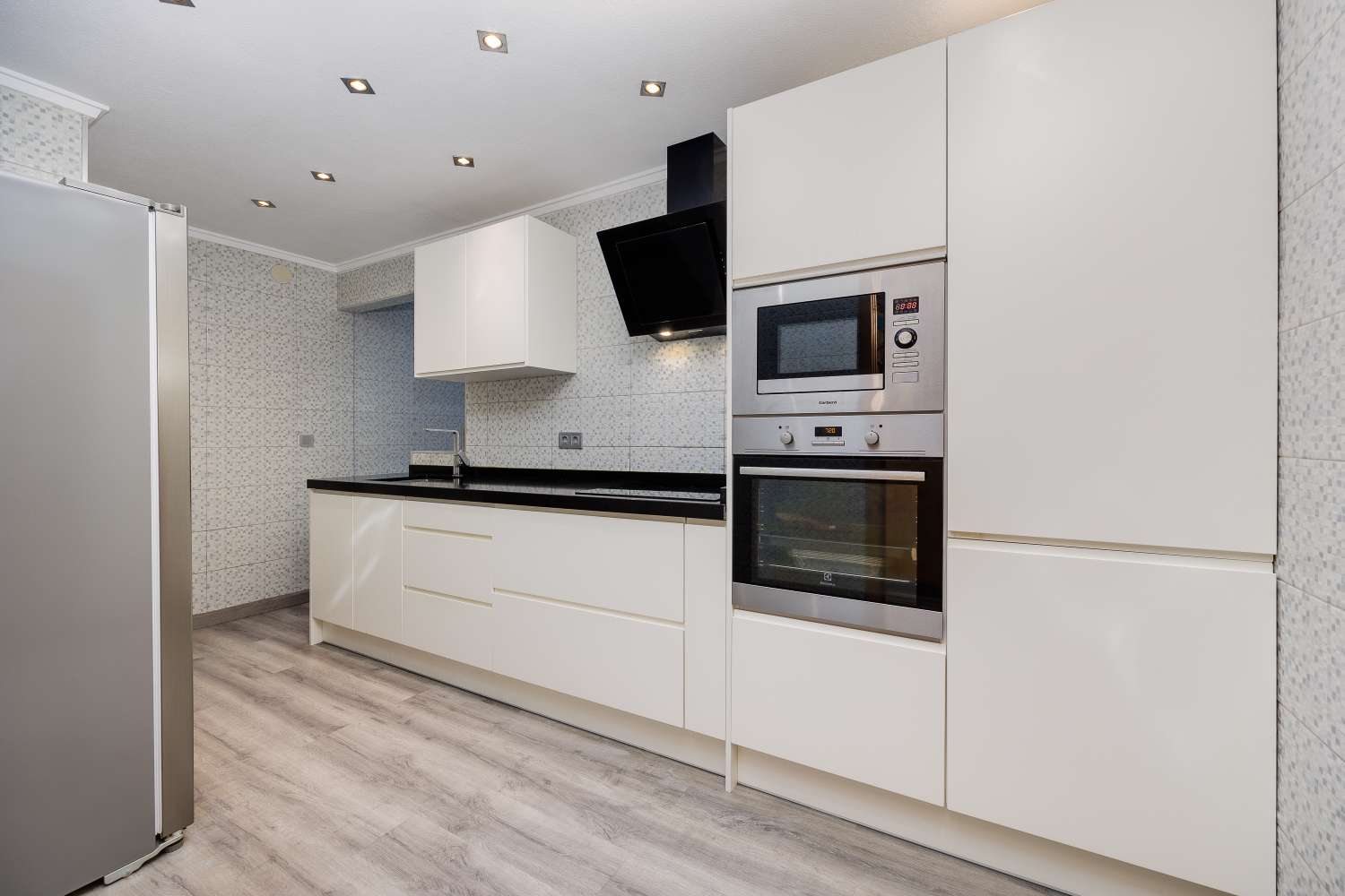 APARTAMENTO RÚSTICO RENOVADO A 150 METROS DE LA PLAYA EN EL ACEQUIÓN