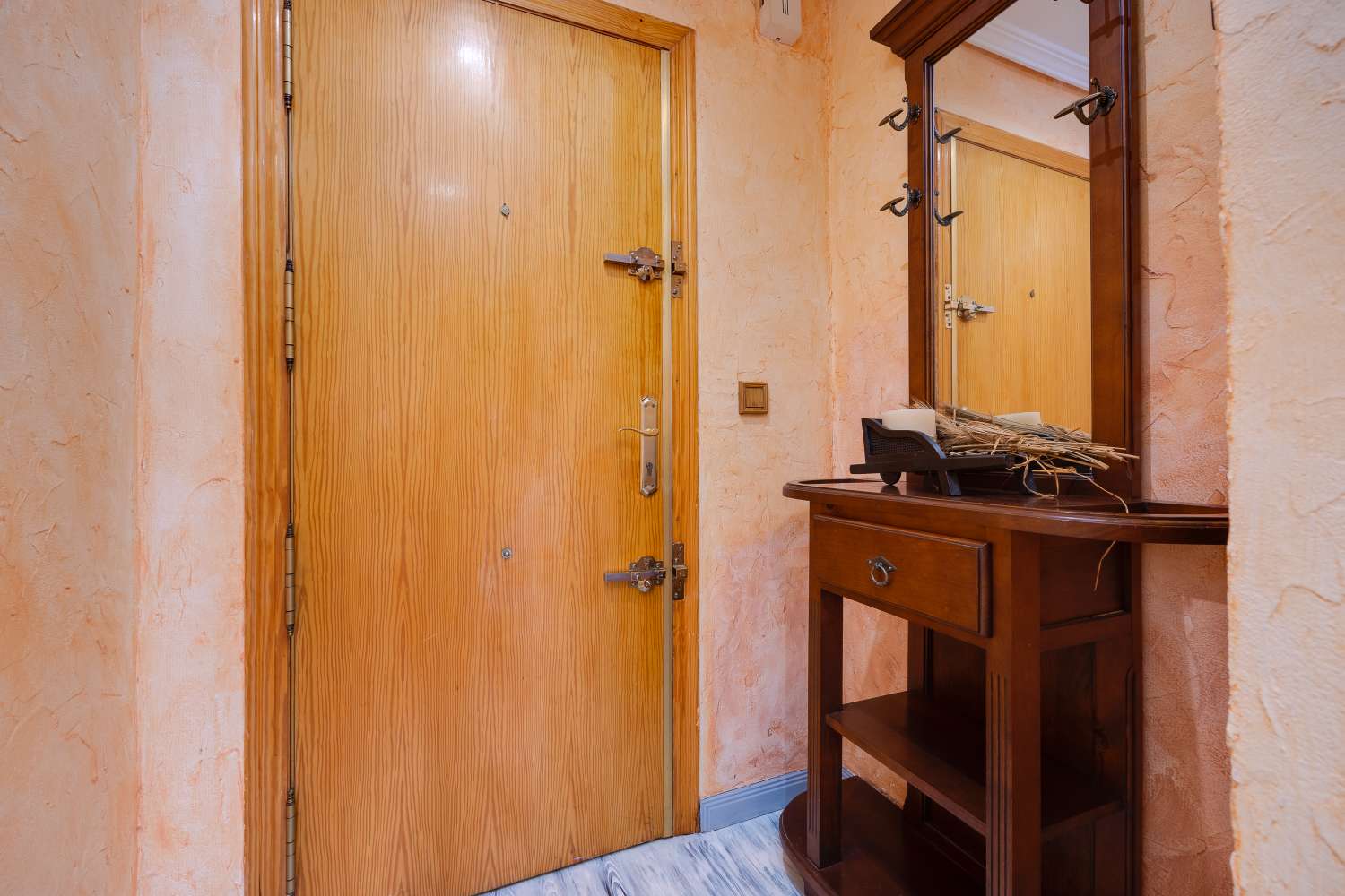 APARTAMENTO RÚSTICO RENOVADO A 150 METROS DE LA PLAYA EN EL ACEQUIÓN