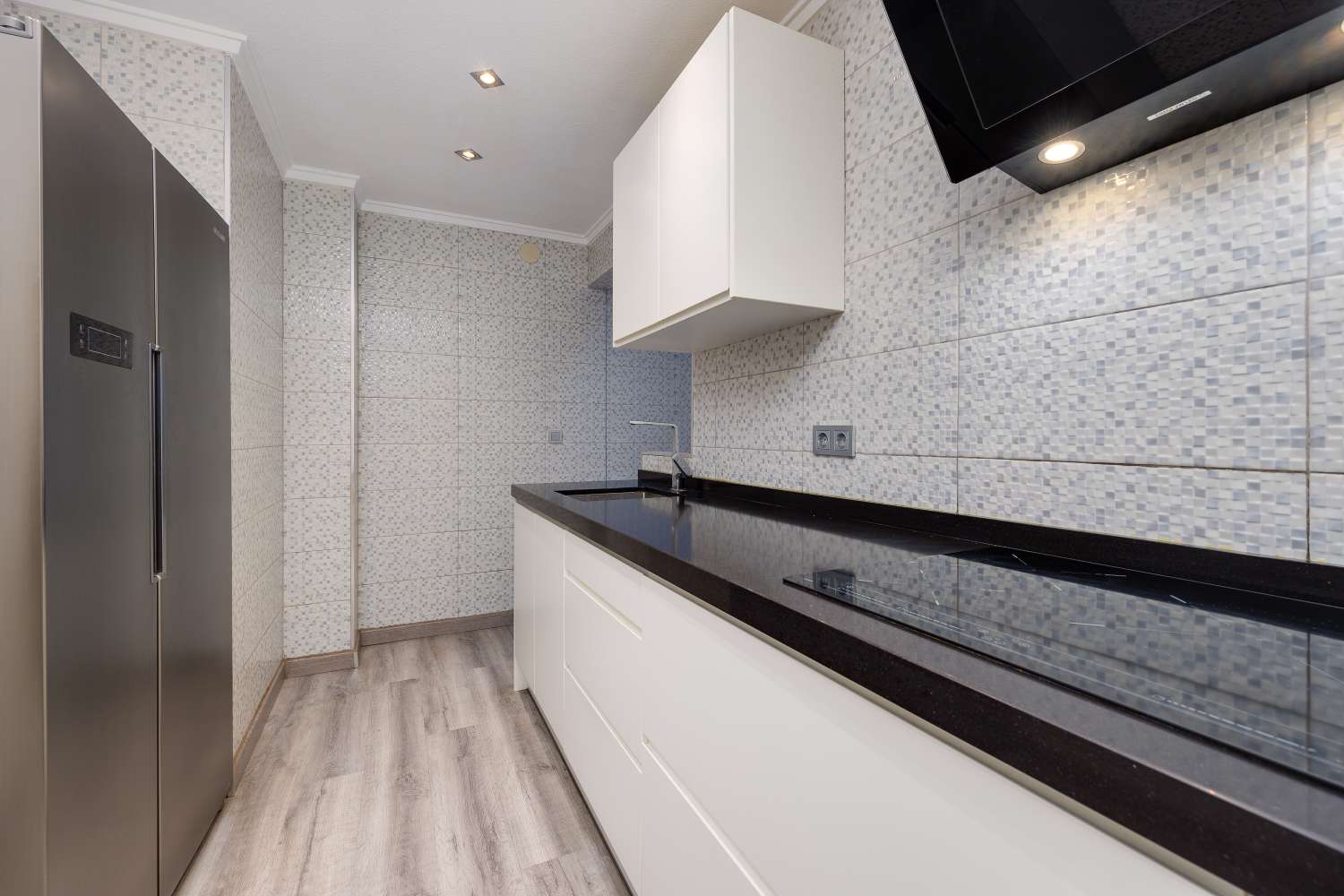 APARTAMENTO RÚSTICO RENOVADO A 150 METROS DE LA PLAYA EN EL ACEQUIÓN