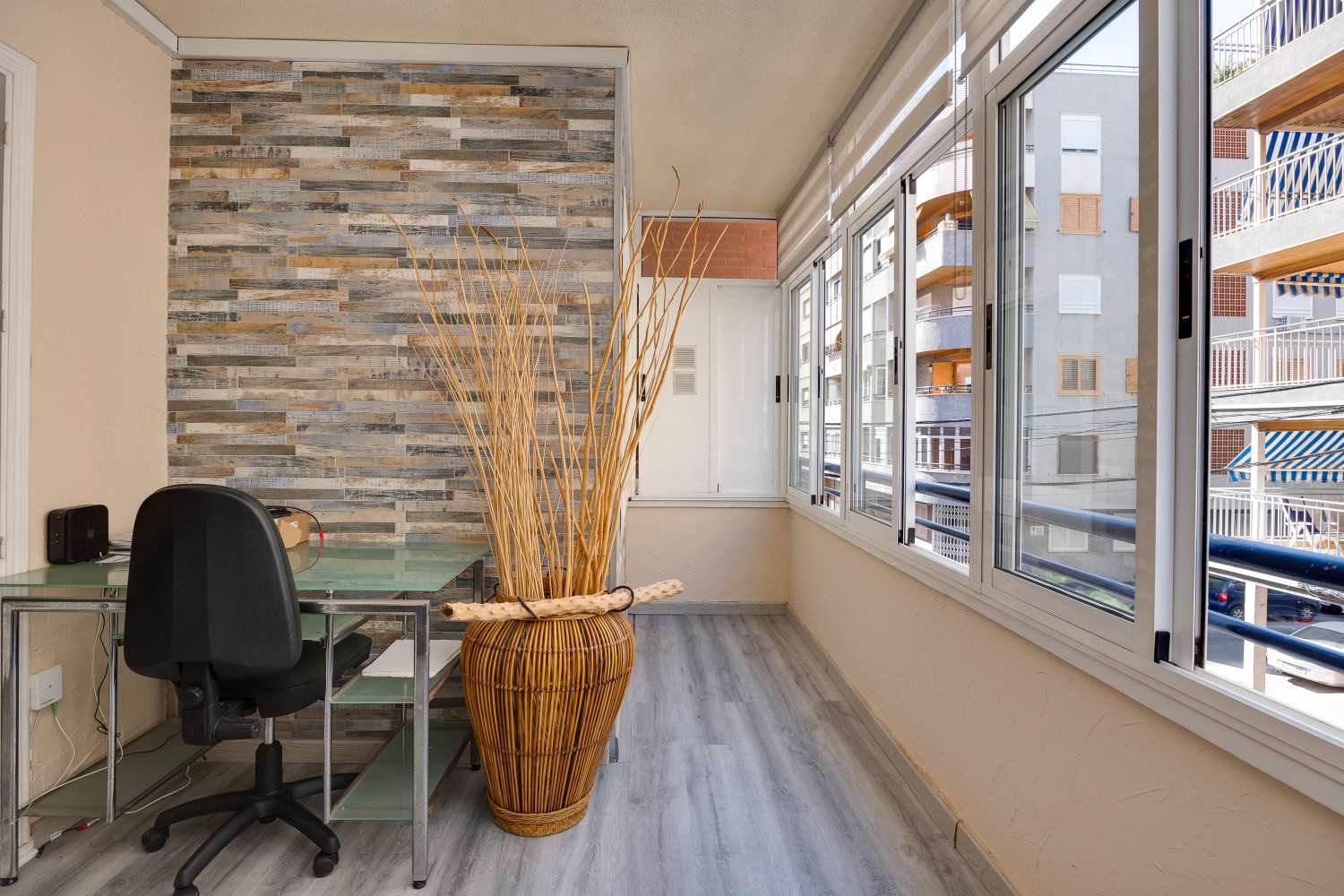 APARTAMENTO RÚSTICO RENOVADO A 150 METROS DE LA PLAYA EN EL ACEQUIÓN