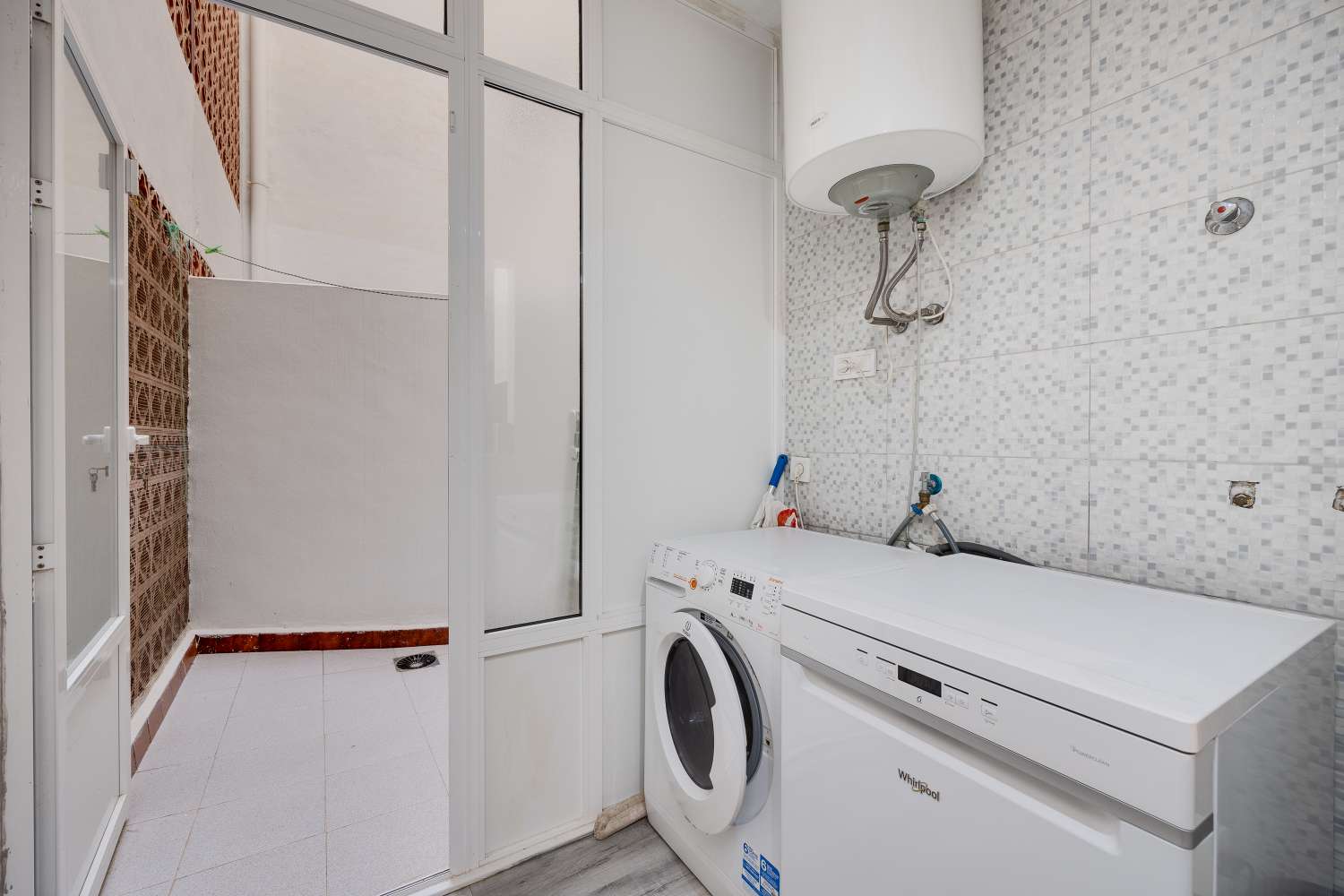 APARTAMENTO RÚSTICO RENOVADO A 150 METROS DE LA PLAYA EN EL ACEQUIÓN