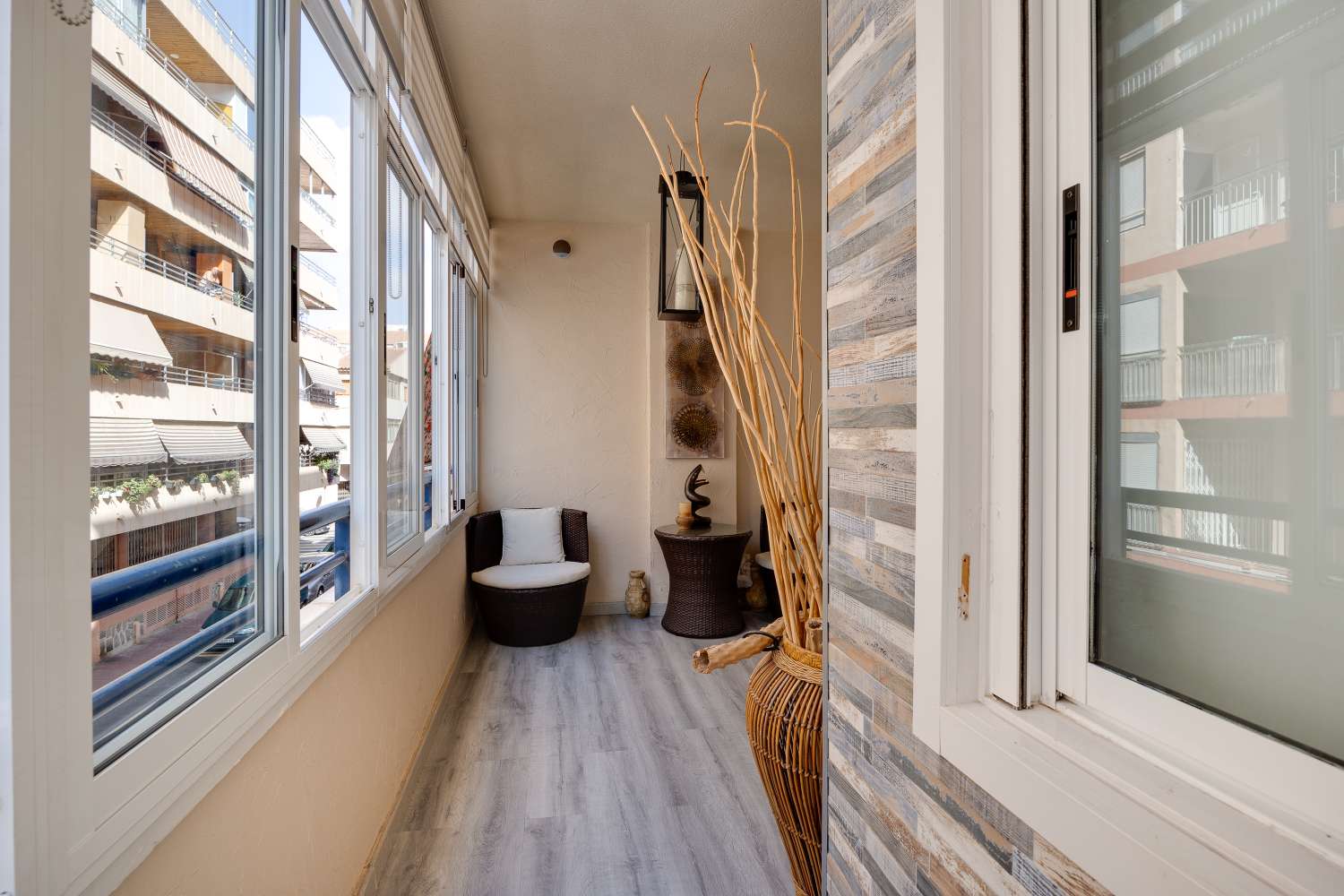 APARTAMENTO RÚSTICO RENOVADO A 150 METROS DE LA PLAYA EN EL ACEQUIÓN