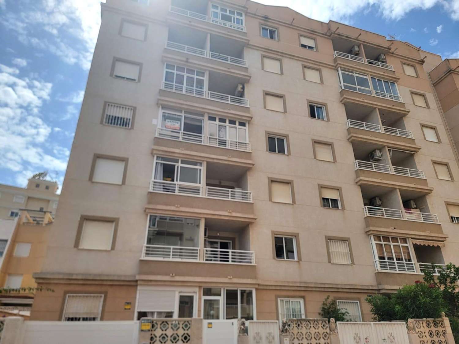 APARTAMENTO EN RESIDENCIAL PRIVADO CON PISCINA EN NUEVA TORREVIEJA