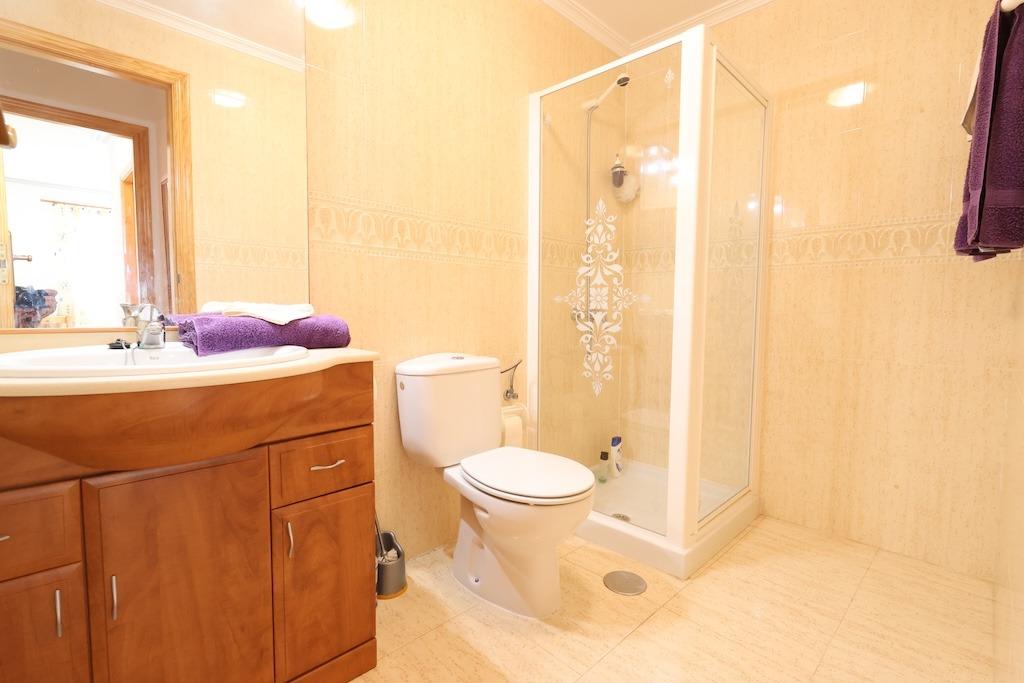 BUNGALOW EN PLANTA BAJA CON JARDÍN PRIVADO EN ZENIA MAR VII FRENTE A ZONA VERDE