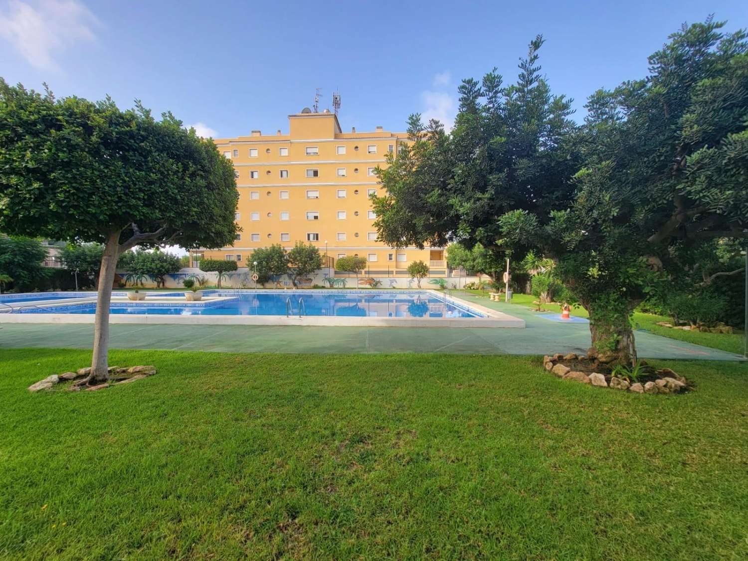 ENCANTADOR APARTAMENTO EN PLANTA BAJA CERCA DE LA PLAYA DE LA MATA