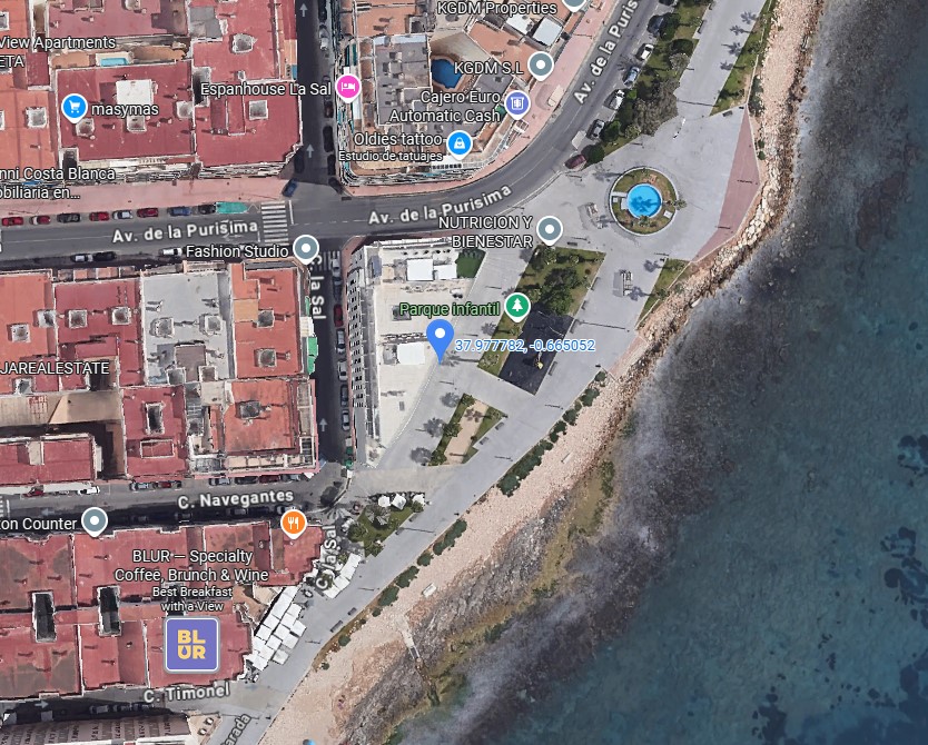 PROPUESTA DE LOCAL COMERCIAL EXCLUSIVO EN PRIMERA LINEA  DEL PASEO MARÍTIMO DE TORREVIEJA