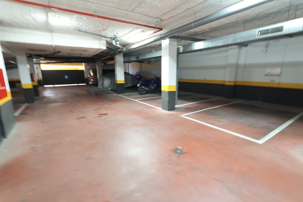 ÁTICO EXCLUSIVO CON GRAN TERRAZA Y PISCINAS EN PUNTA PRIMA