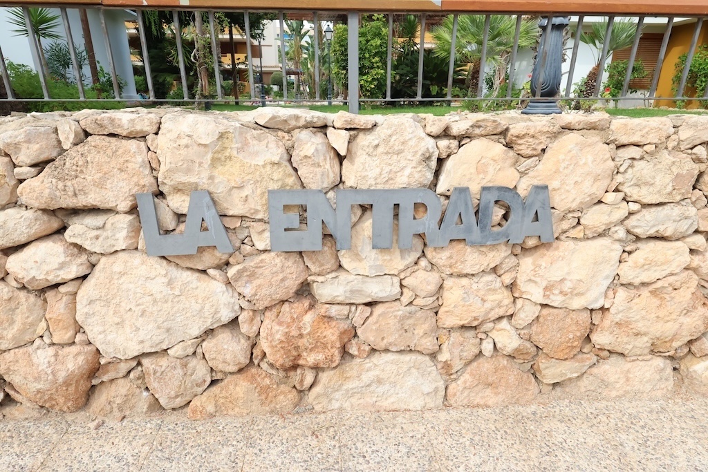 ÁTICO EXCLUSIVO CON GRAN TERRAZA Y PISCINAS EN PUNTA PRIMA