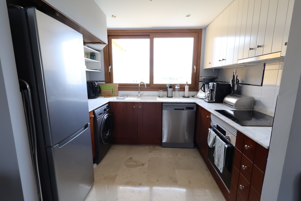 ÁTICO EXCLUSIVO CON GRAN TERRAZA Y PISCINAS EN PUNTA PRIMA