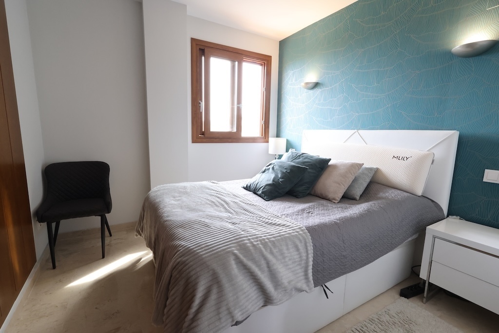 ÁTICO EXCLUSIVO CON GRAN TERRAZA Y PISCINAS EN PUNTA PRIMA