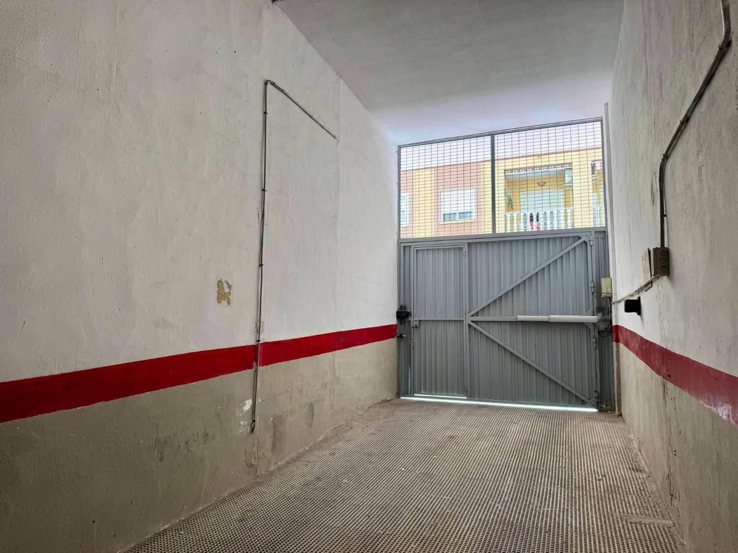 ÁTICO CON GRAN TERRAZA JUNTO AL MAR EN TORREVIEJA