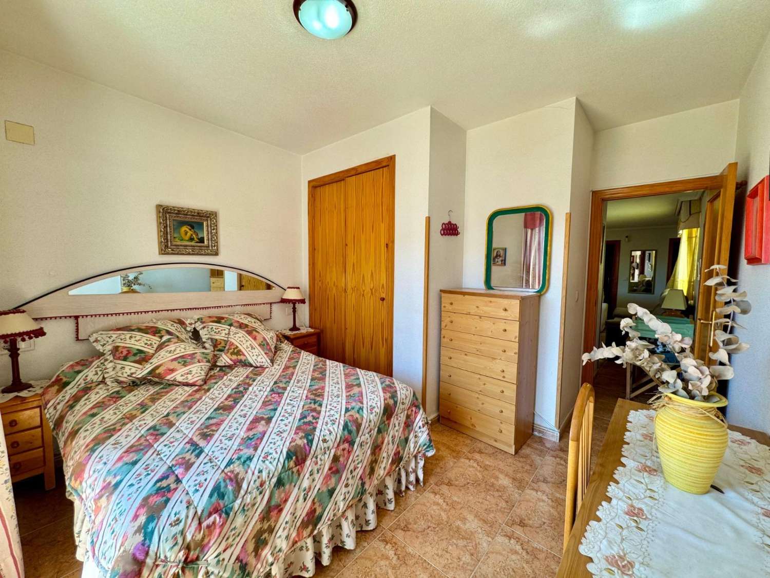 ÁTICO CON GRAN TERRAZA JUNTO AL MAR EN TORREVIEJA