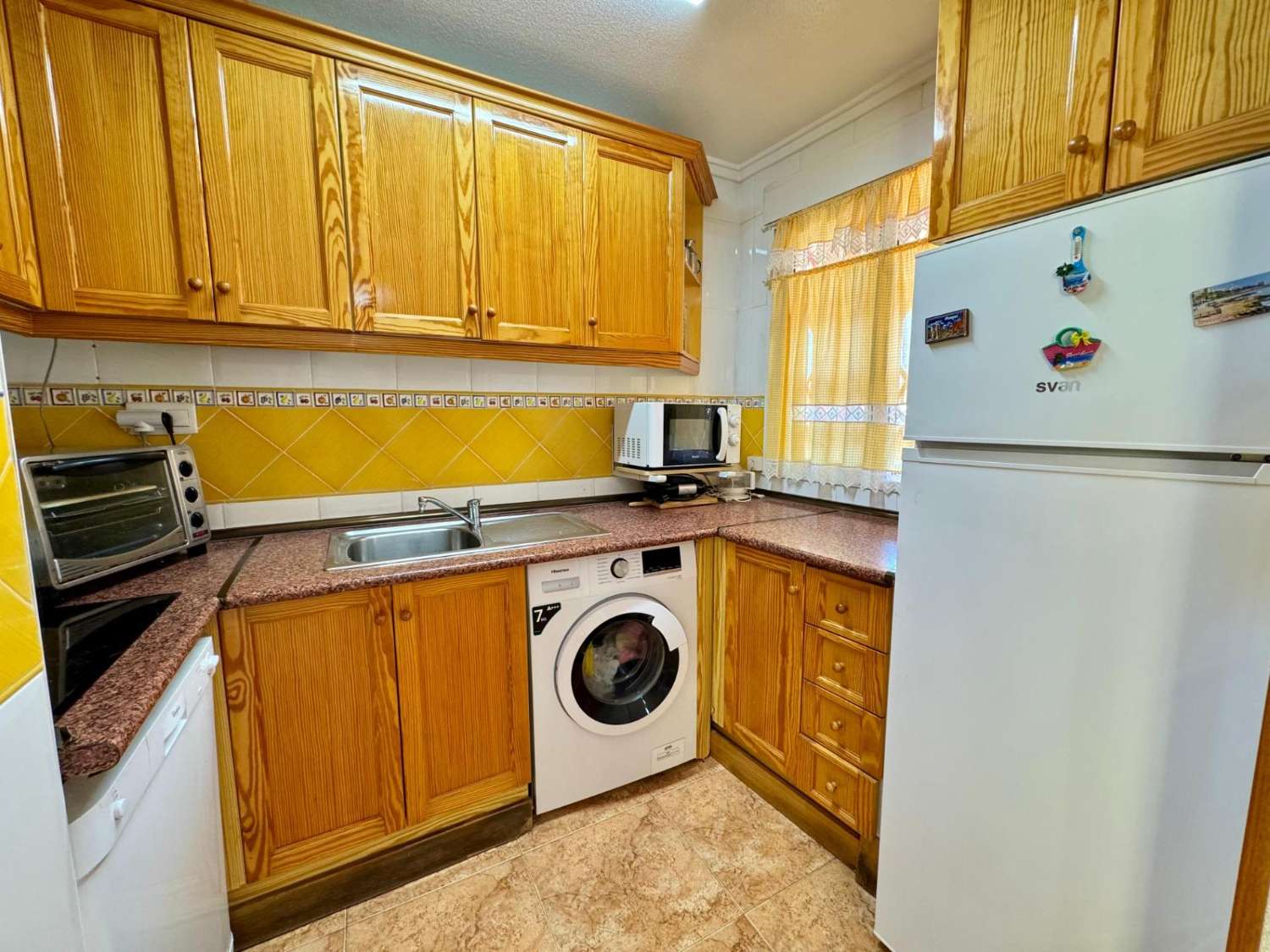 ÁTICO CON GRAN TERRAZA JUNTO AL MAR EN TORREVIEJA