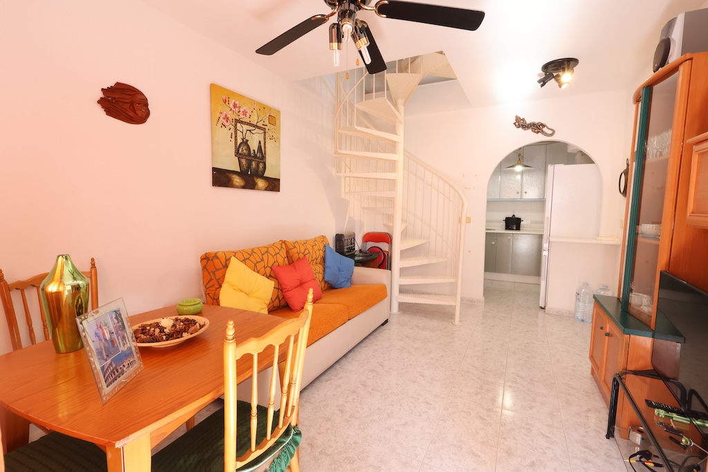 BUNGALOW EN PLANTA ALTA CON SOLARIUM PRIVADO Y VISTAS AL MAR – RESIDENCIAL DUQUE DE AHUMADA, PLAYA FLAMENCA