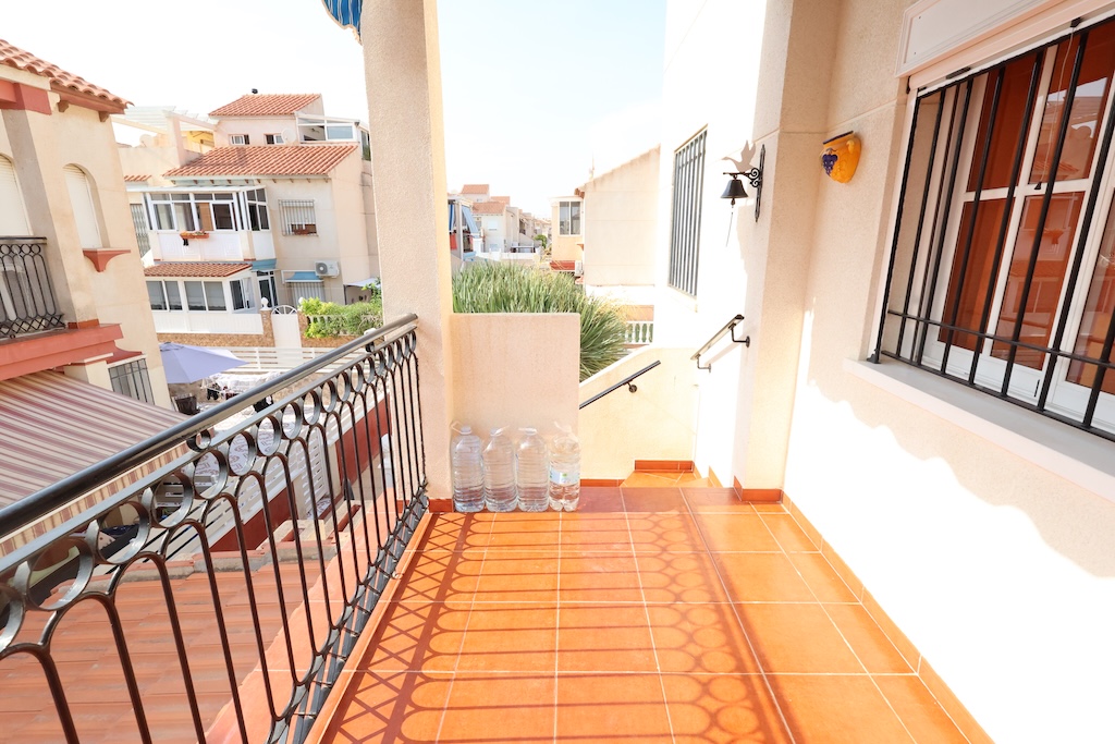 BUNGALOW EN PLANTA ALTA CON SOLARIUM PRIVADO Y VISTAS AL MAR – RESIDENCIAL DUQUE DE AHUMADA, PLAYA FLAMENCA