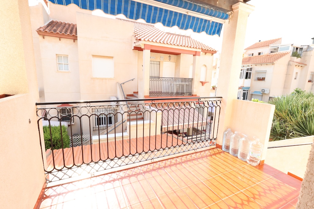 BUNGALOW EN PLANTA ALTA CON SOLARIUM PRIVADO Y VISTAS AL MAR – RESIDENCIAL DUQUE DE AHUMADA, PLAYA FLAMENCA