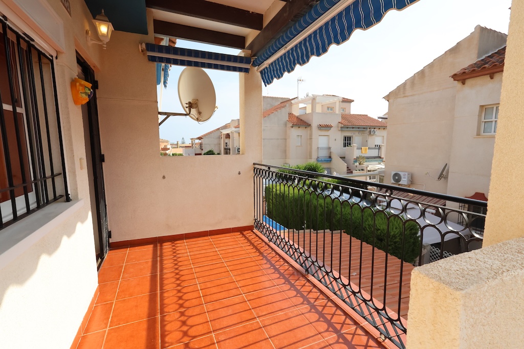 BUNGALOW EN PLANTA ALTA CON SOLARIUM PRIVADO Y VISTAS AL MAR – RESIDENCIAL DUQUE DE AHUMADA, PLAYA FLAMENCA